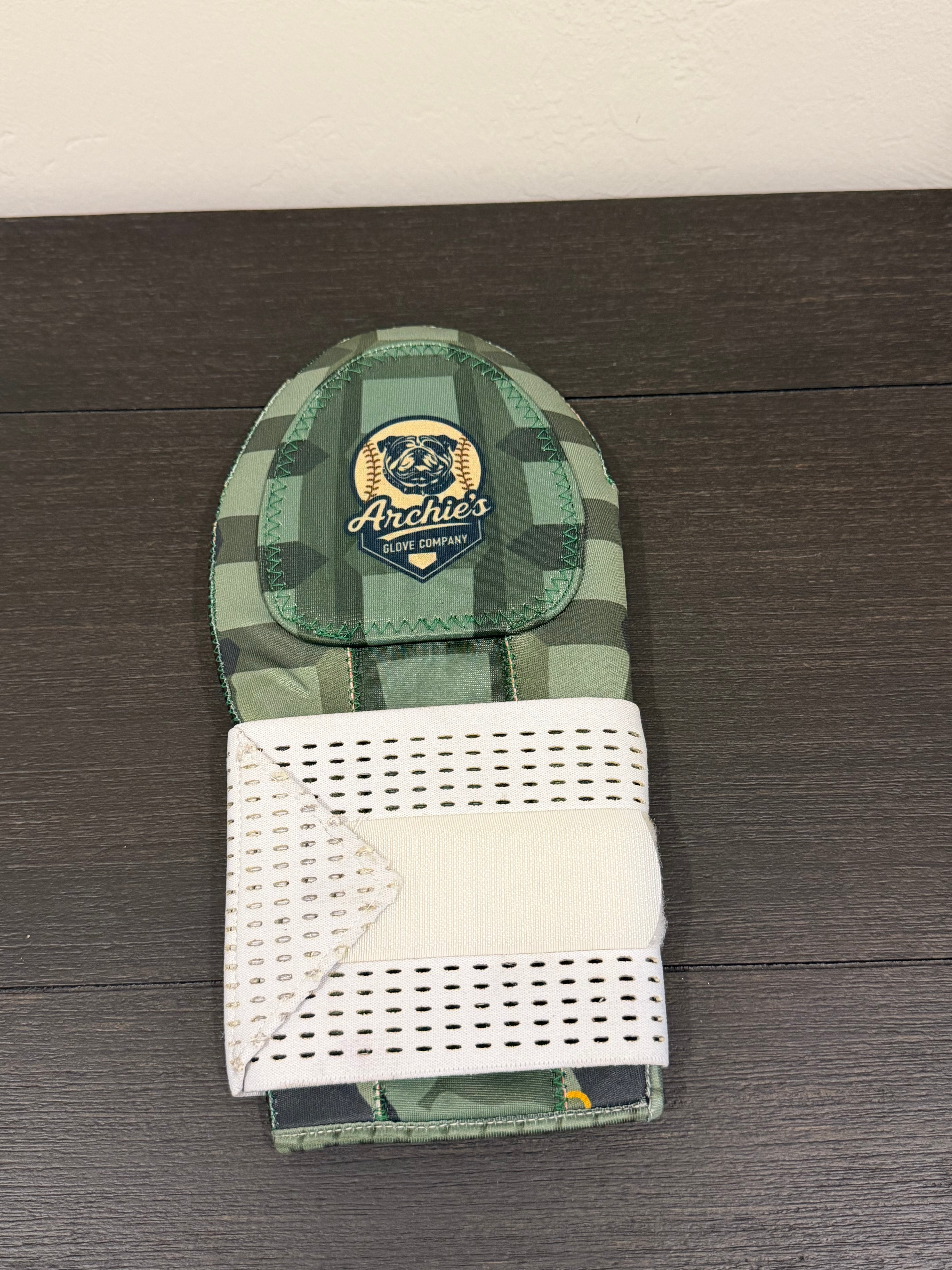 Grenade Slide Mitt